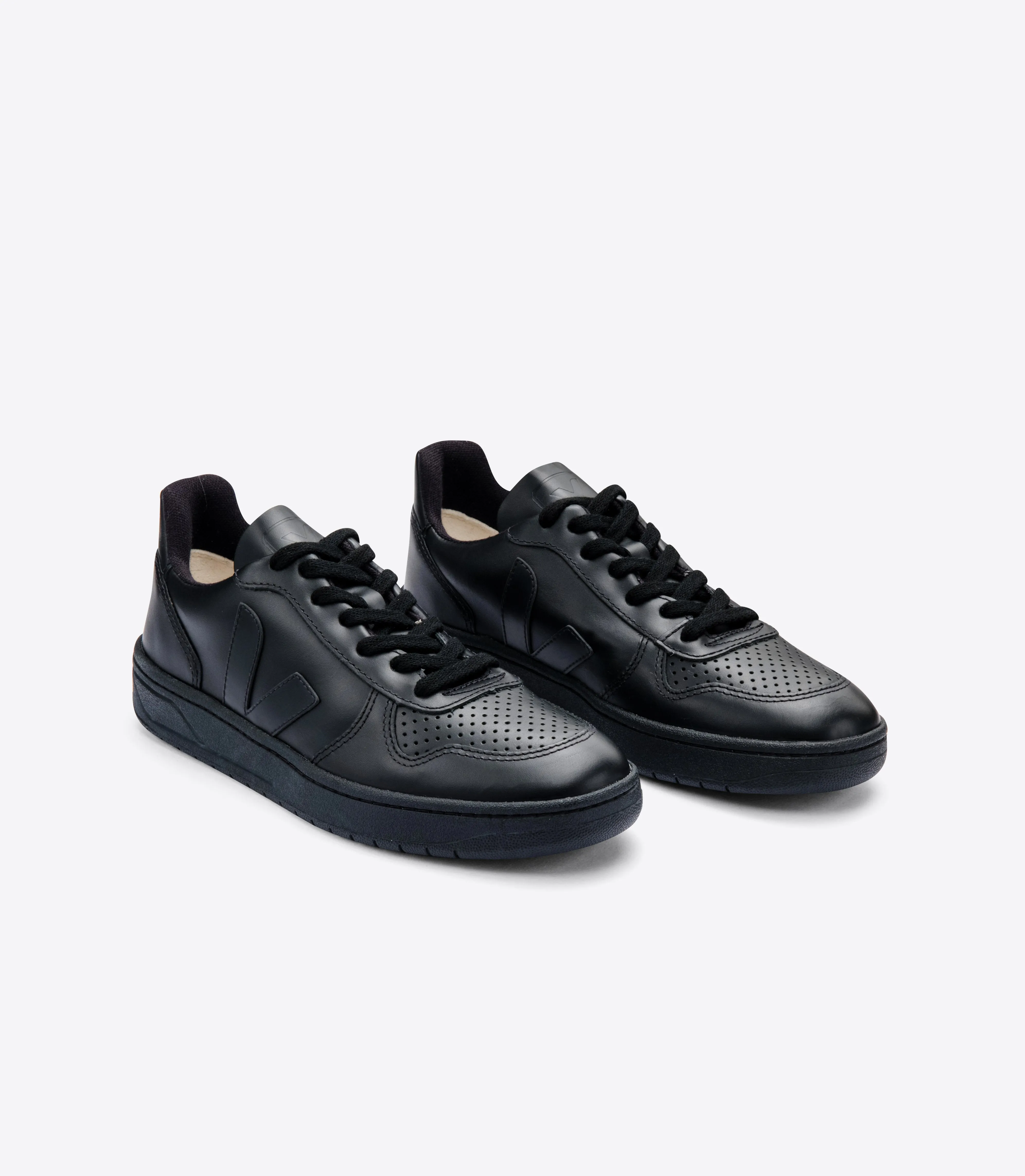 VEJA V-10 CWL - Black Black Sole
